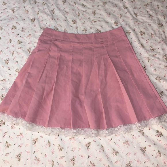 pink skater skirt with lace trim 🎀 - Picture 1 of 5